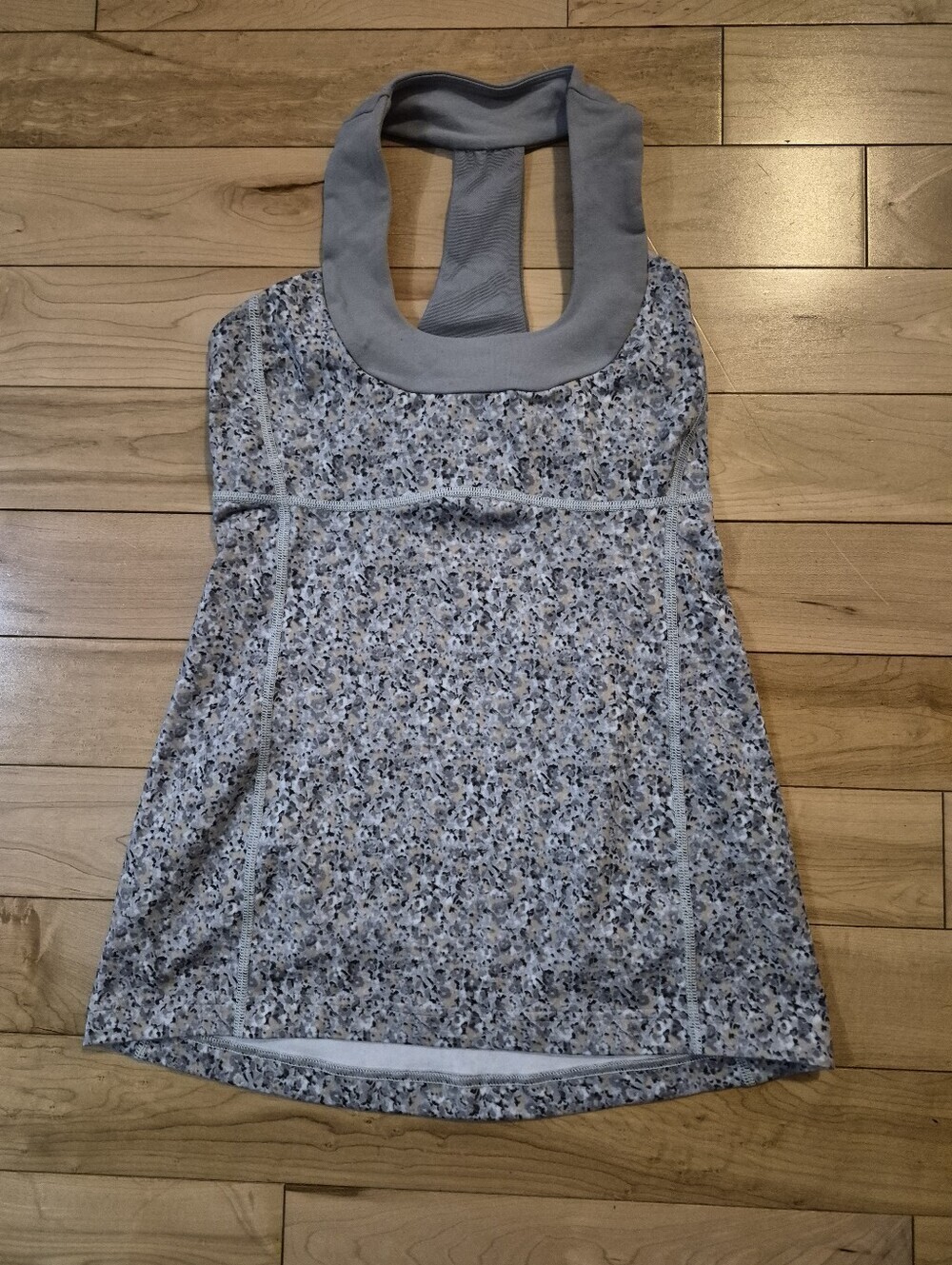 Lululemon women's size 6 tank top with built in bra - Picture 1 of 6